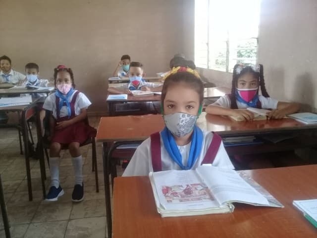 A las aulas con medidas más rigurosas para prevenir la COVID-19