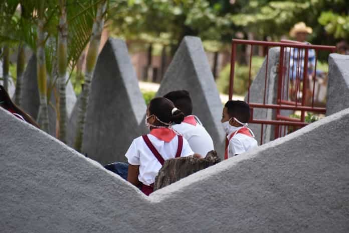 Las escuelas reanudan sus clases mañana, aclara director de Educación en Jobabo