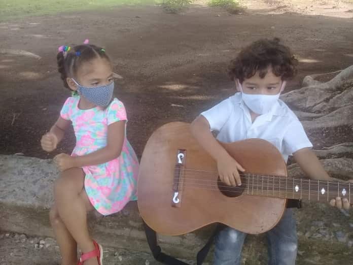 Pequeñines celebran el Día de la Infancia