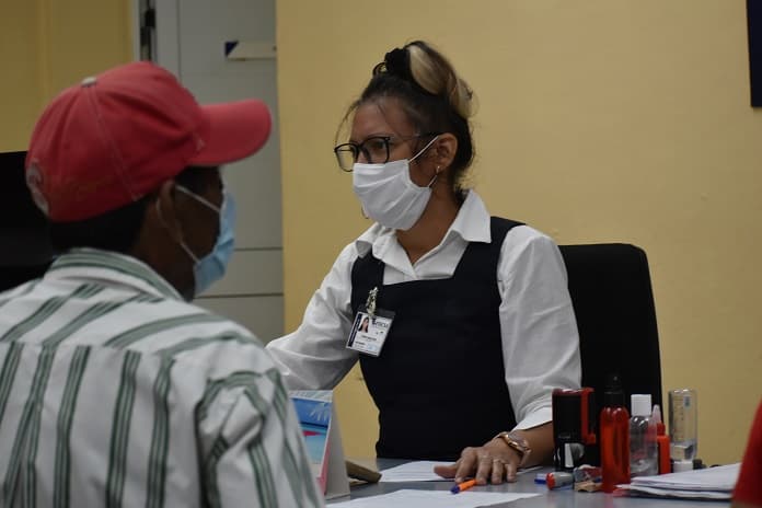 Yudelsi: Me siento satisfecha de interactuar con los clientes