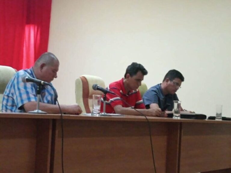 Debaten en Las Tunas nueva resolución del Banco Central de Cuba