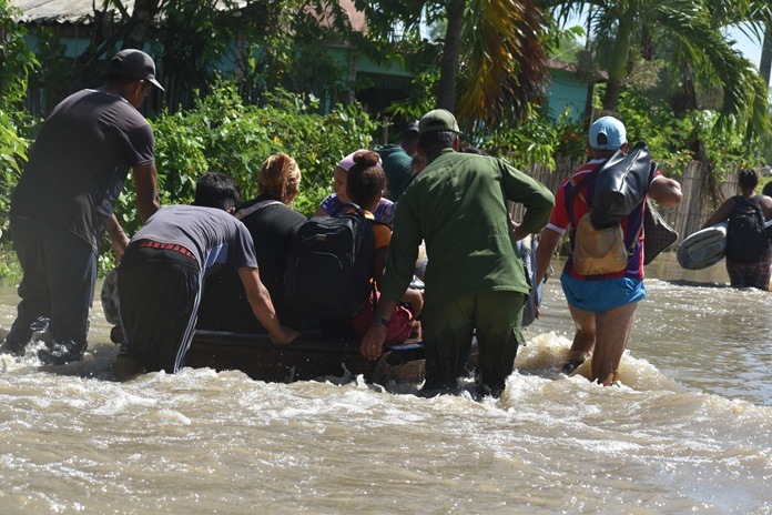 Guamo: Evacuación de emergencia