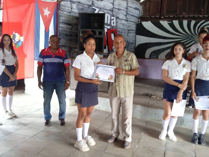 Alegría y entusiasmo: Federación de Estudiantes de la Enseñanza Media 5 IMG 20251114 102926