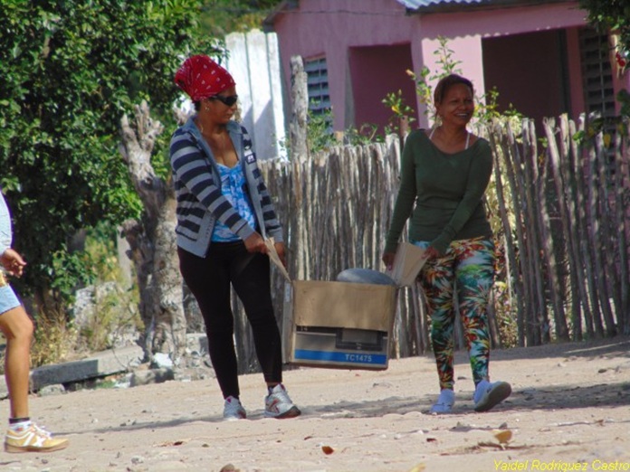 Mujeres, imprescindibles en todo momento 4 file