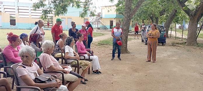 Abuelas jobabenses denuncian impacto del bloqueo en encuentro con la FMC y el INDER 1 1775946443261